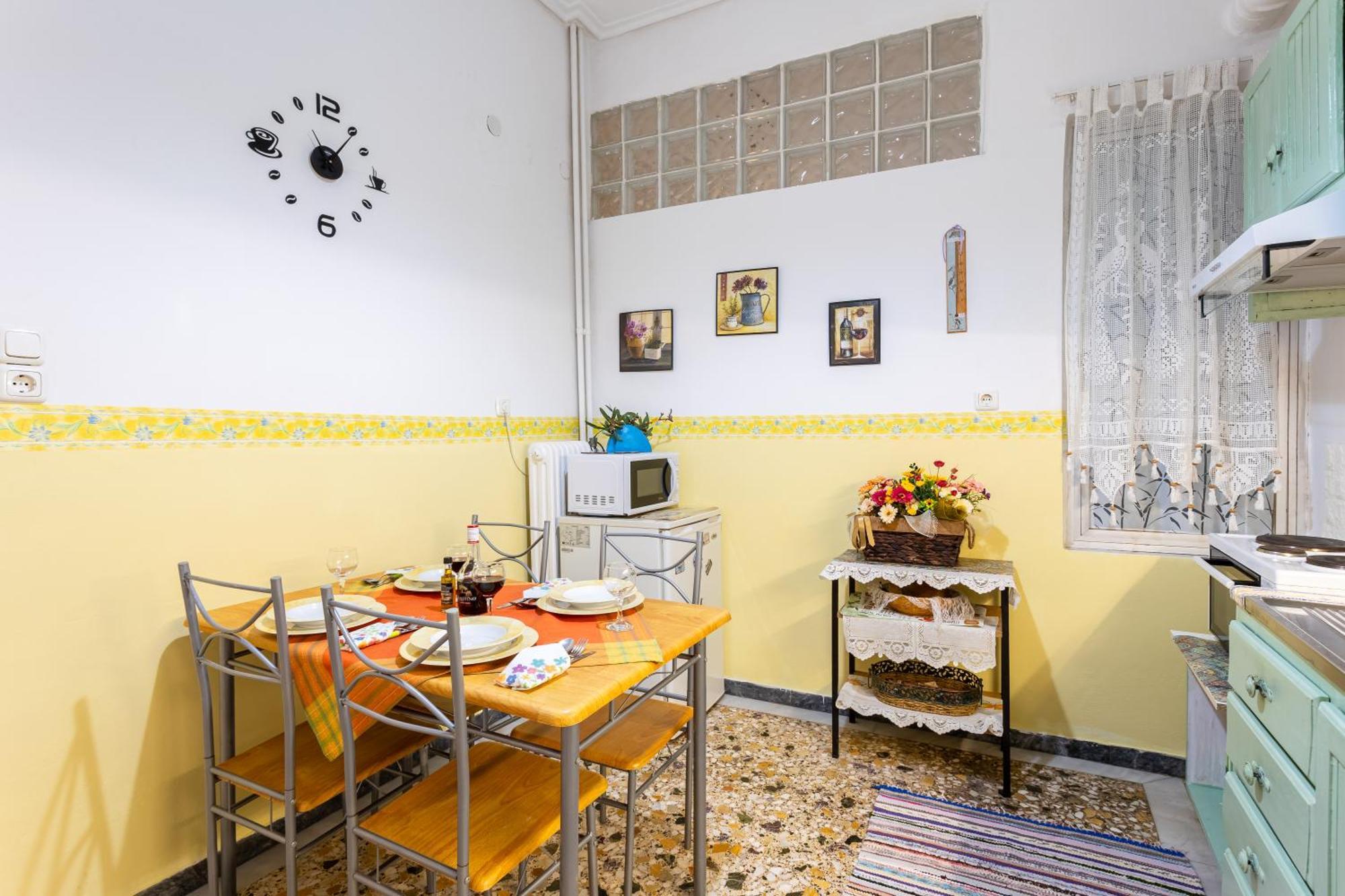 Chung cư 78 m² 2 phòng ngủ, 2 phòng tắm riêng ở Kalamata Ngoại thất bức ảnh
